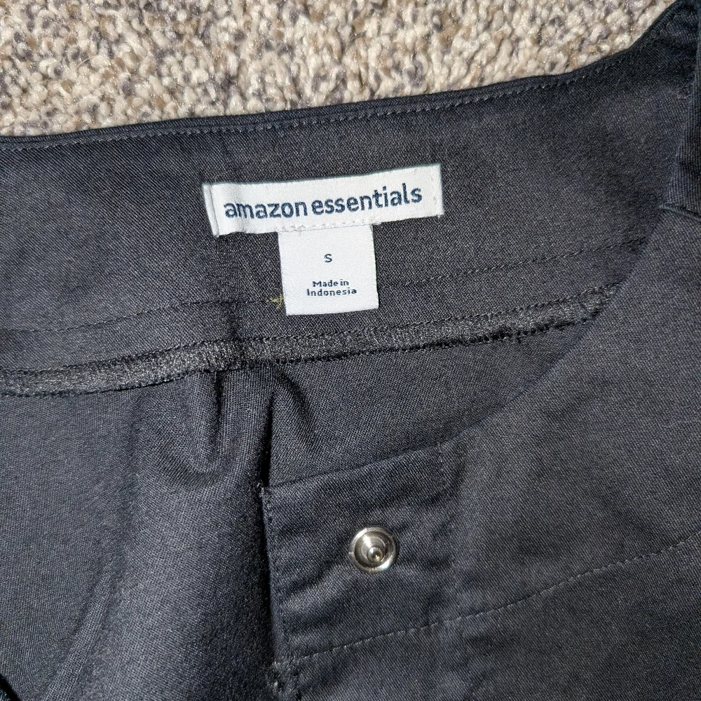 Scrub Jacket Amazon Essentials - Picture 2 of 3